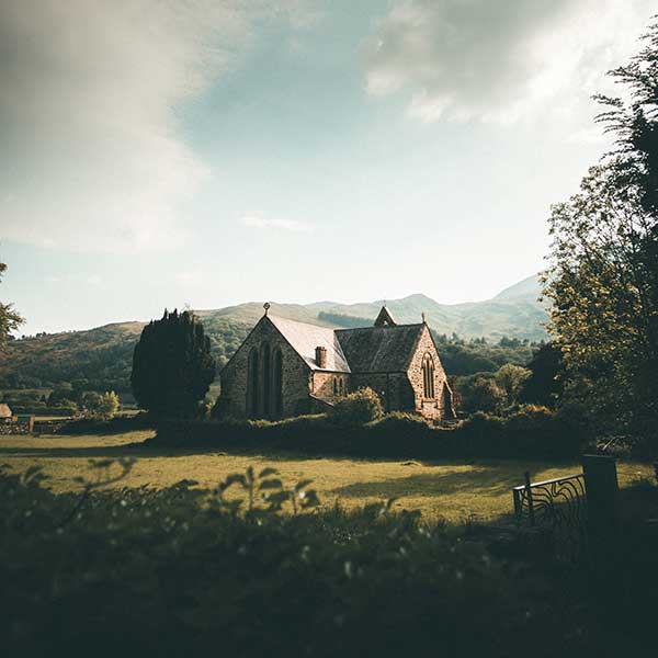 Welsh house in the landscape - Jose Llamas